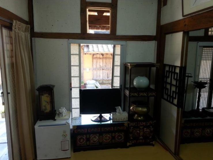 Goseong Choi Pilgan'S Old House Hotel Szoba fotó