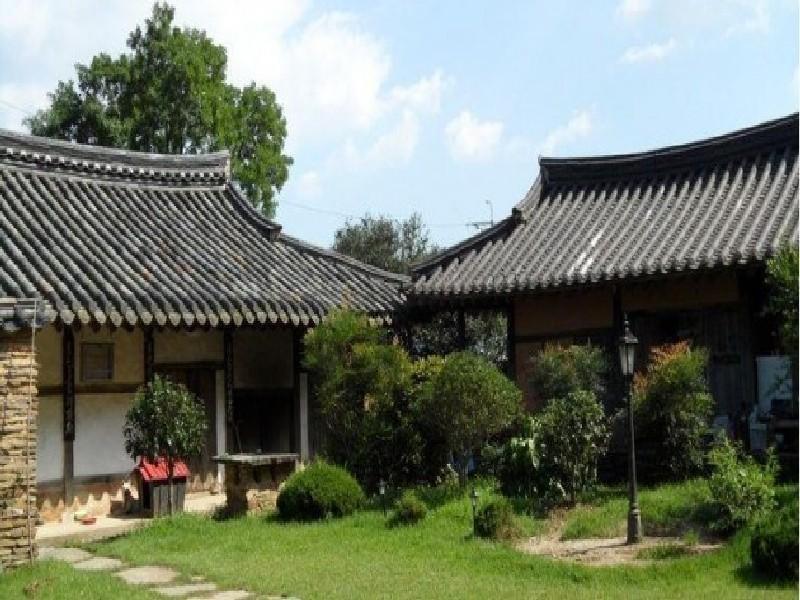 Goseong Choi Pilgan'S Old House Hotel Kültér fotó